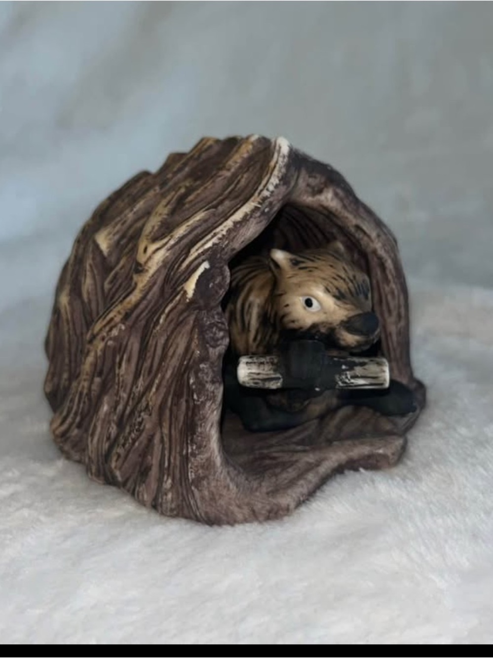 Vintage "Woodland Suprises" Franklin Mint Porcelain Beaver in Den 1984